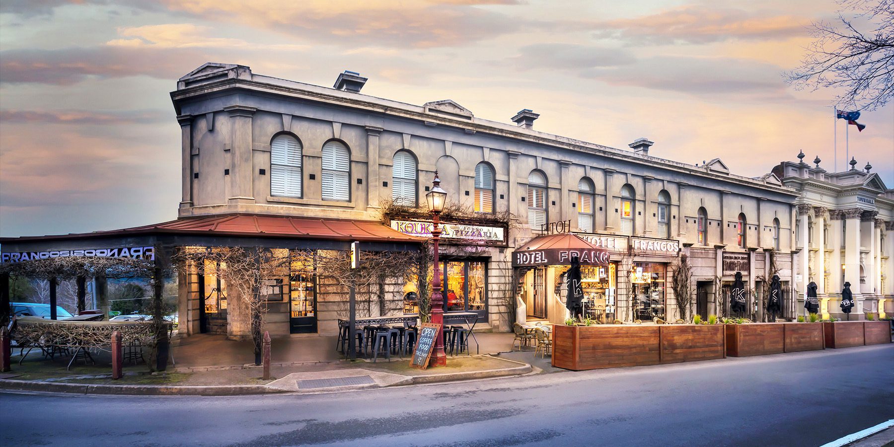 Hotel Frangos exterior